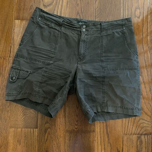 Like new Eddie Bauer size 12 Mercer fit olive green shorts - Picture 1 of 6